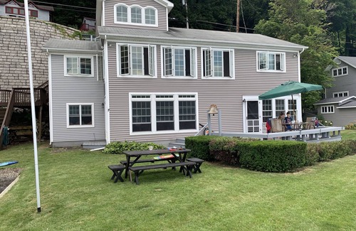 Town of Sempronius House | Skaneateles Lake House on the Water