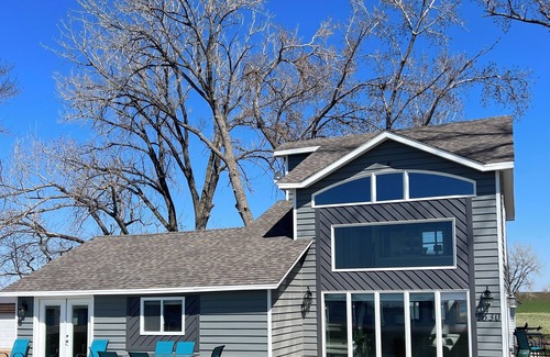 Madison House | Skeet's Retreat: Lake Herman's Hidden Gem of Adventure and Relaxation! Sleeps 8