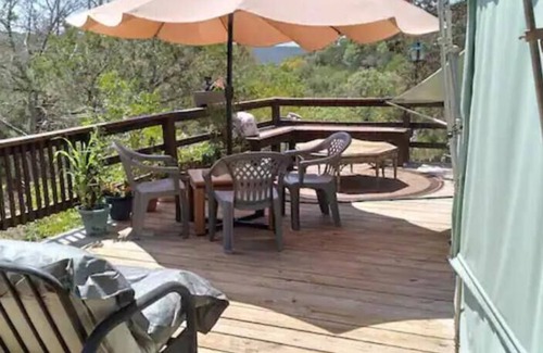Kerrville House | Skeeters Place secluded private romantic getaway