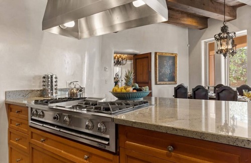 Northeast Santa Fe Villa | Ski Discounts! Luxury Estate with Soothing Hot Tub