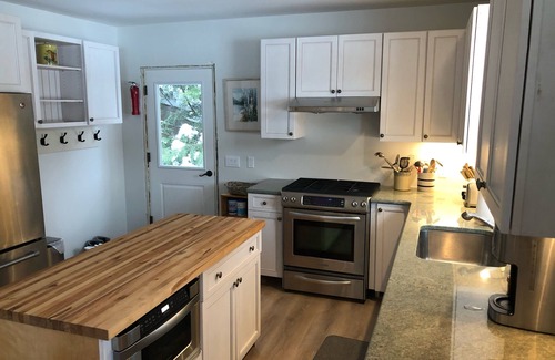 Ludlow House | Ski House on Lake Rescue, 3.5 Miles from Okemo