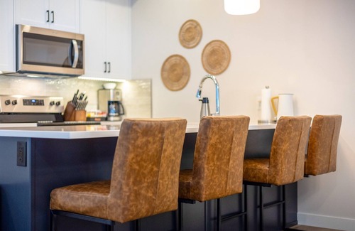 East Kootenay Ski Chalet | Ski In/10 Mins to the Timber Chair l Hot Tub | AC