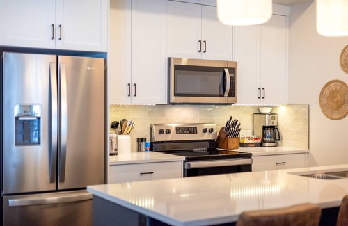 East Kootenay Ski Chalet | Ski In/10 Mins to the Timber Chair l Hot Tub | AC