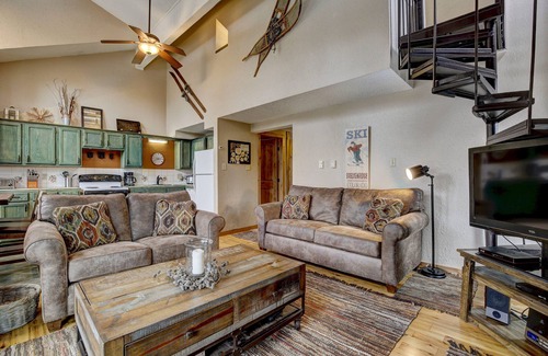 Four O'Clock Condo | Ski-In/200 steps to lift,2BR-Loft,2BA,Vaulted Ceiling, Heated Private Garage