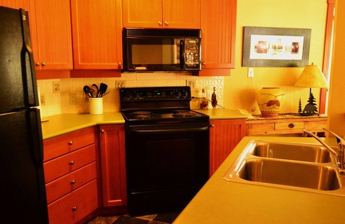 Salt Lake Mountain Resorts Condo | Ski In and Ski Out 2 Bedroom & 2 Bathroom at BeautifulSolitude Mountain Resort