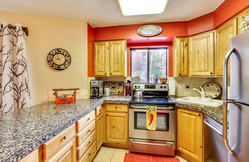 Four O'Clock Condo | Ski-In Condo on Four O'Clock Ski Run - 1 block from Downtown