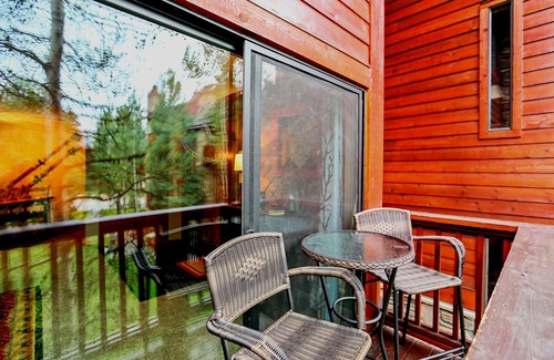 Four O'Clock Condo | Ski-In Condo on Four O'Clock Ski Run - 1 block from Downtown