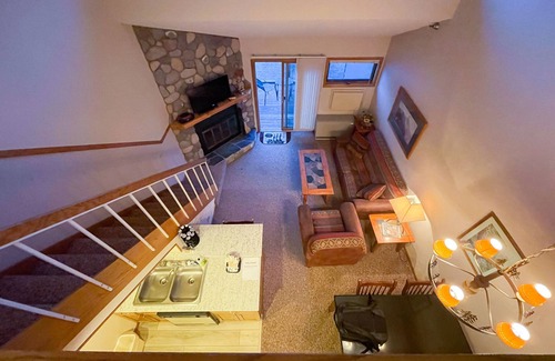 Lutsen Condo | Ski-In Loft with Fireplace, Pool & Hot Tub in Lutsen