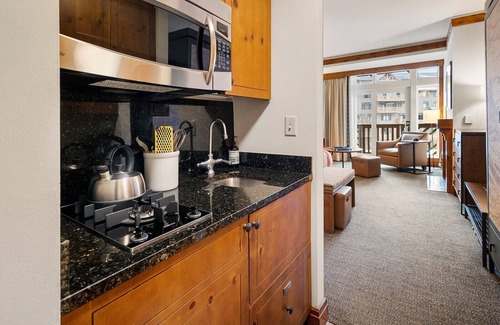 Stowe Area Apartment | Ski in/out Studio at Lodge at Spruce Peak