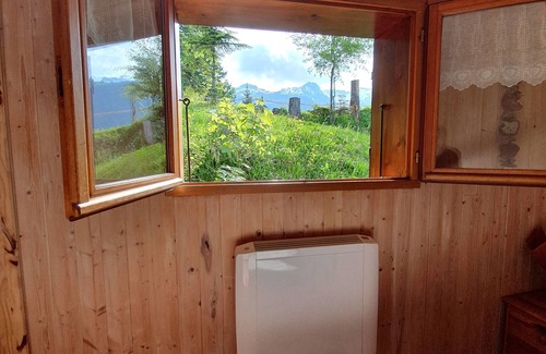 La Lechere Ski Chalet | Ski-in, ski-out along the slopes