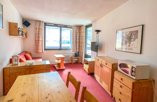 Val Claret Apartment | Ski-In/Ski-Out Apartment with Balcony in Tignes Val Claret