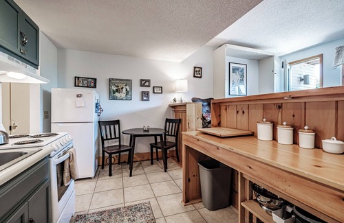 Sunday River Area Condo | Ski-In/Ski-out Cascades studio sleeps 4
