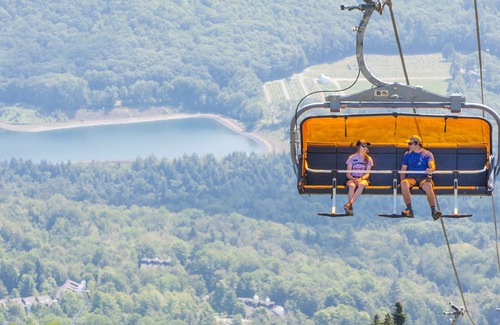 Ludlow Condo | Ski-in/Ski-out Condo at Okemo