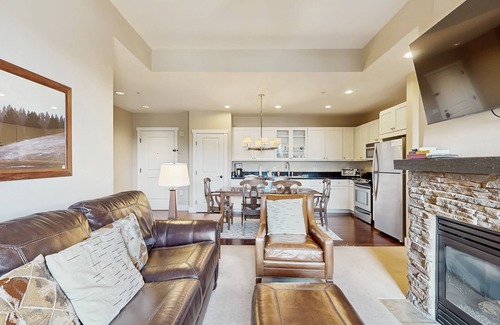 Silvercreek Condo | Ski-in/ski-out condo w/gas fireplace, shared hot tub/pool, & mountain views