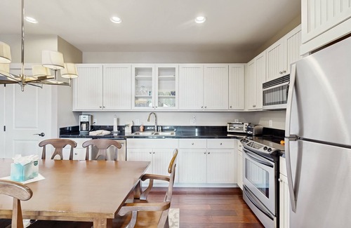 Silvercreek Condo | Ski-in/ski-out condo w/gas fireplace, shared hot tub/pool, & mountain views
