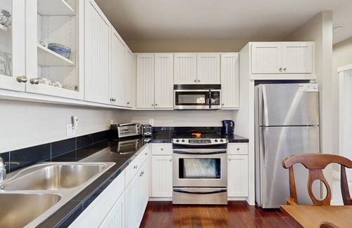 Silvercreek Condo | Ski-in/ski-out condo w/gas fireplace, shared hot tub/pool, & mountain views