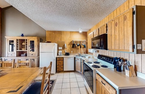 Silvercreek Condo | Ski-in/ski-out condo with loft, pool, basketball court & mountain-view balcony