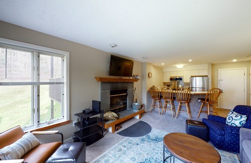 Ludlow Condo | Ski-in/ski-out condo with WiFi, washer/dryer, mountain views & golf nearby