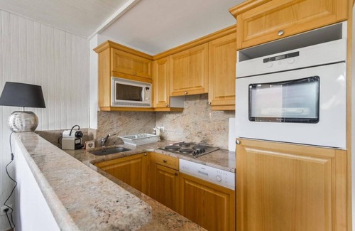 Courchevel Apartment | Ski-in/ski-out & foot of the slopes, 2nd floor, view mountain, balcony, tv, ski locker, 35m²