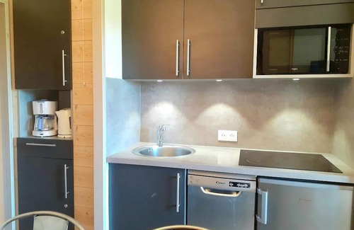 Saint-Julien-Mont-Denis Apartment | Ski-in/ski-out & foot of the slopes, 4th floor, view mountain, balcony, tv, ski locker, 23m²