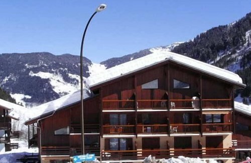 Beaufort Apartment | Ski-in/ski-out & foot of the slopes, 1st floor, balcony, parking, tv, ski locker, 36m²