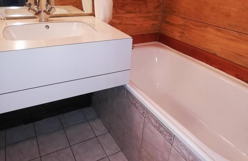 Les Avanchers-Valmorel Hotel | Ski-in/ski-out & foot of the slopes, 2nd floor, view mountain, balcony, tv, ski locker, 32m²