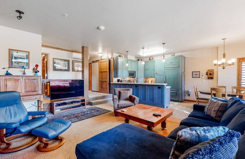Vail Condo | Ski-in/ski-out home w/high-speed WiFi, fireplace & shared pool/hot tub/laundry