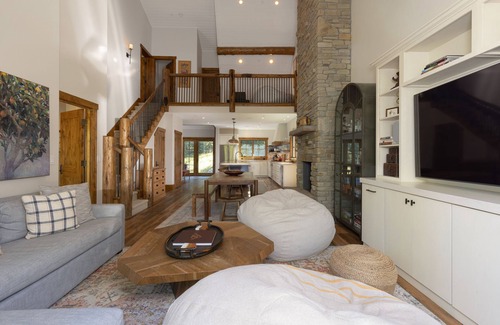Spanish Peaks House | Ski In/Ski Out - Luxury On the Slope & Golf Course - Walk to Montage Hotel!