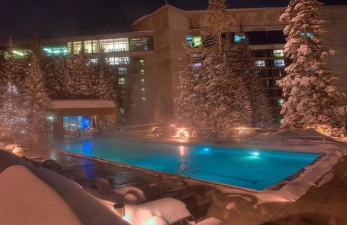 Salt Lake Mountain Resorts Apartment | Ski-in/Ski-out Luxury Hotel & Spa @Snowbird: Cliff Lodge 1 bedroom suite