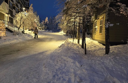 Snowshoe Condo | Ski In/Ski Out. Next to the village. Gated parking. Mtn views. Free Wi-Fi. #284