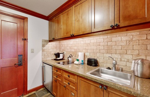 Olympic Valley Condo | Ski-in/ski-out Olympic Valley retreat with two adjacent units, pools, & hot tubs