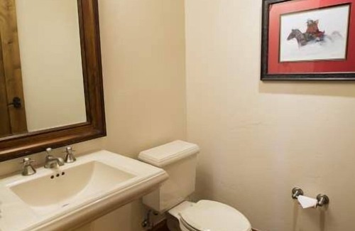 Crested Butte Condo | Ski In/Ski Out "WestWall Lodge" Luxury Mountain Accommodation A104