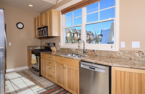 Saddle Ridge House | Ski-in/ski-out w/private hot tub in Moonlight basin - Saddle Ridge - Slopeside Luxury Chalet