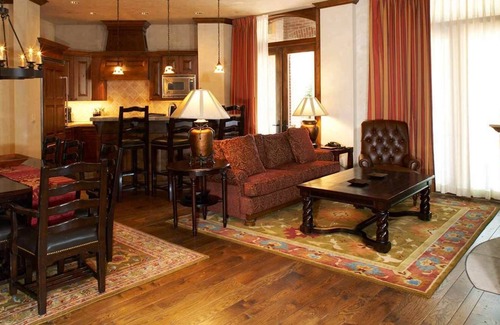 Downtown Villa | Ski Martin Luther King Weekend at The Aspen Mountain Residences!