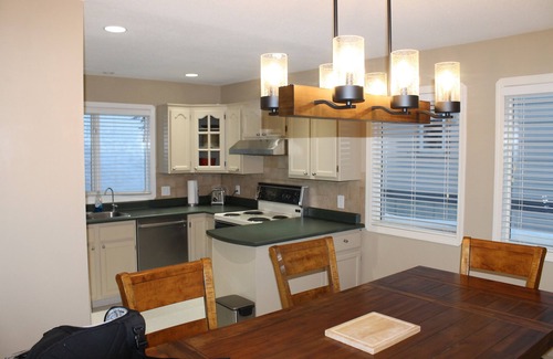 Silver Star Mountain Ski Chalet | Ski Retreat for first tracks and a central location! Private Hot Tub!