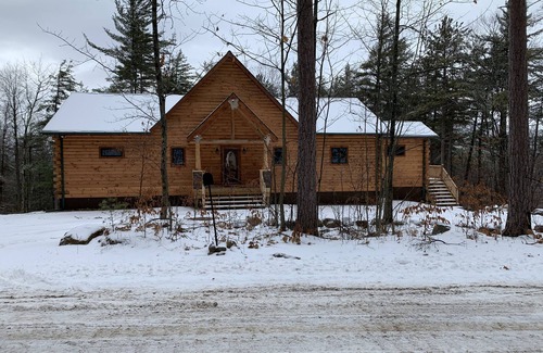 Jay Ski Chalet | Ski Whiteface . A luxurious log cabin Deer Pine Chalet