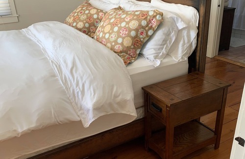 East Durham House | Ski Windham! Private swimming. Beautiful nature walks. Family comfort. Fast Wifi