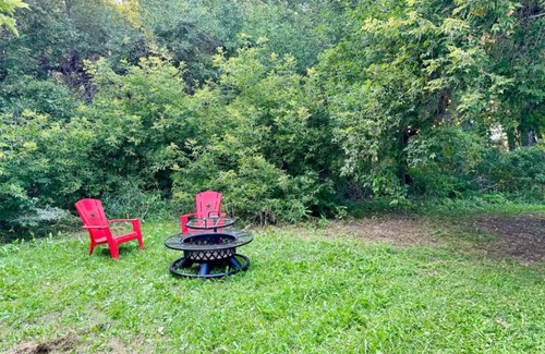 Orrin House | Skoolie Stay on small Ranch w/ seasonal private Hot Tub