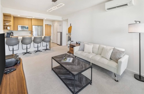 Ala Moana Condo | Sky Ala Moana #1701: Modern 2BR Condo w/Ocean Views & Resort Amenities