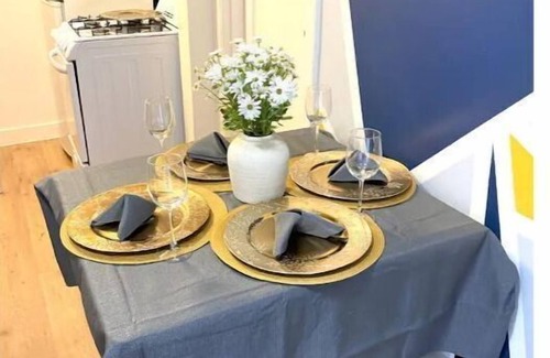 Homestead Apartment | Sky in Portland Studio-Apartment across from OHSU
