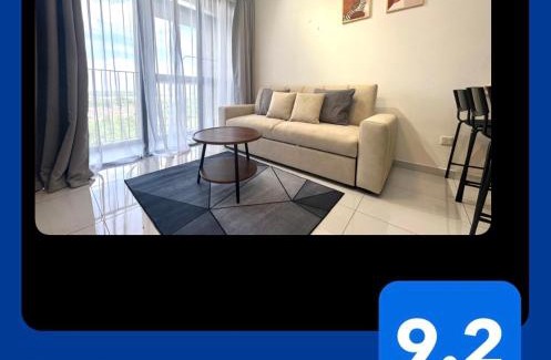 Bukit Indah Apartment | Sky Trees Bukit Indah netflix and wifi