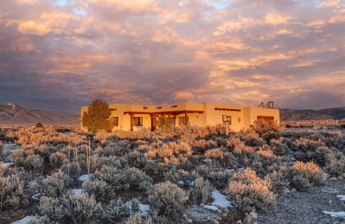 Ranchos De Taos House | Skydancer - Desert Dream - 3 Bed - 1 Great Room - 2 Bath