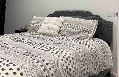 Glen Waverley Apartment | SkyGarden Luxury Rental Unit in Glen Waverley
