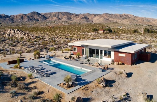 Joshua Tree House | SkyHouse Joshua Tree: Private Villa with Pool/Spa