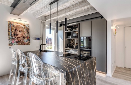 Porta Garibaldi Apartment | SkyJungle: luxury penthouse private pool and spa
