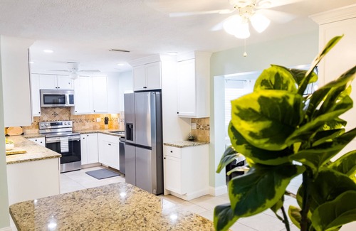 Jensen Beach House | Skyline Breeze - Minutes from downtown Jensen Beach