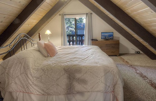 Country Club Estates House | Skyline Divine by Lake Tahoe Accommodations