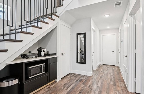 Cedar Crest House | Skyline Luxury Retreat in Dallas