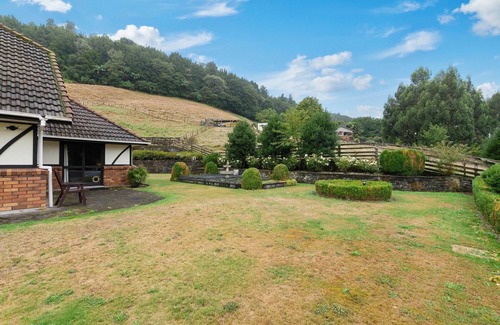 Rotorua House | Skyline Mountain View Lodge up to 16 people