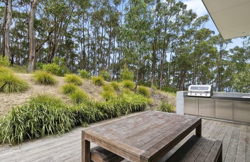 Lorne House | Skyline - Serenity, Space And Free Wi-Fi